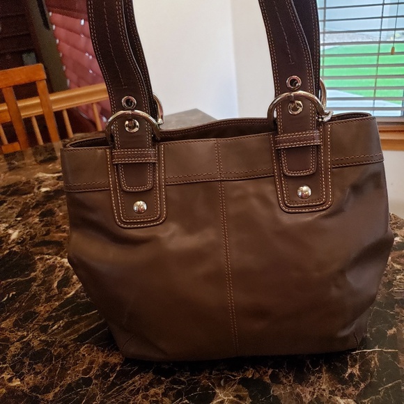 Coach purse - Picture 2 of 6